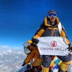 flag on top of everest