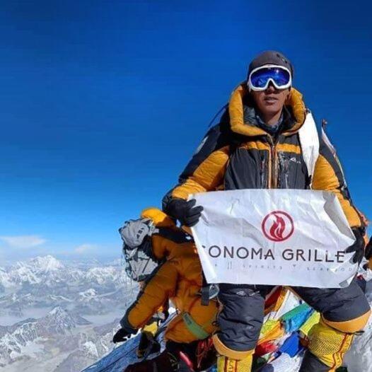 flag on top of everest